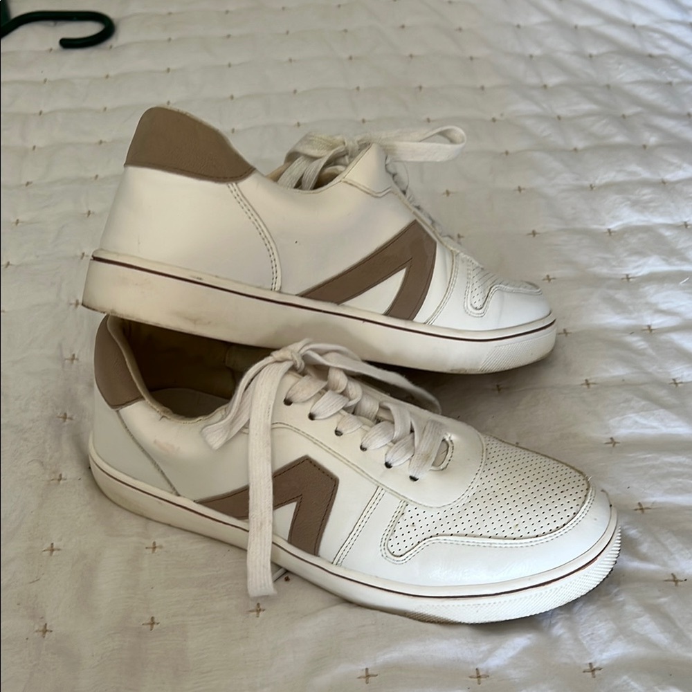 MIA Women’s Size 9M White and Tan Sneakers Classic Low-Top Design
